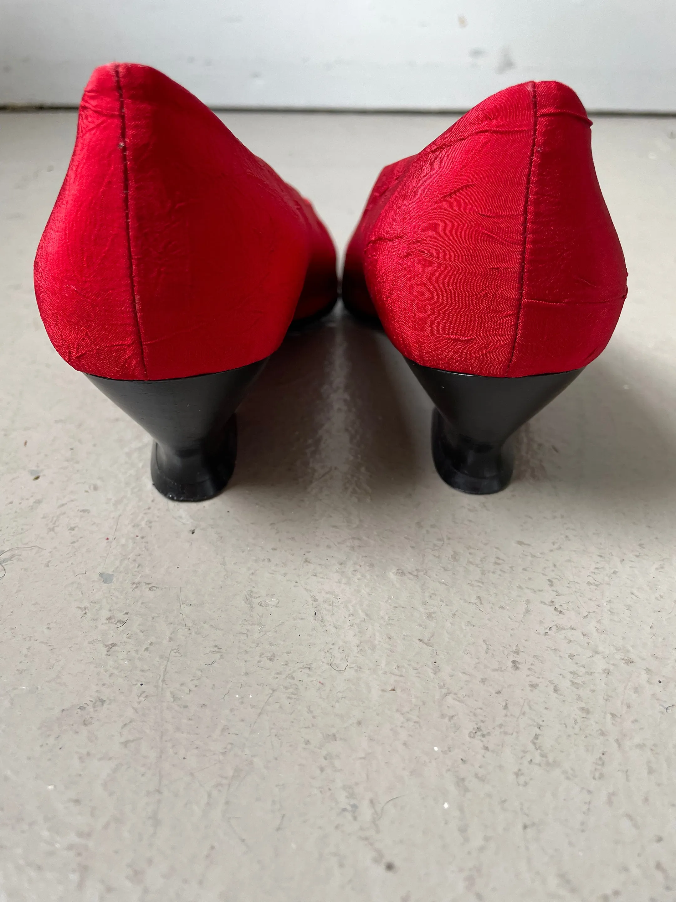 1990s Heels Red Fabric Italy sz 40