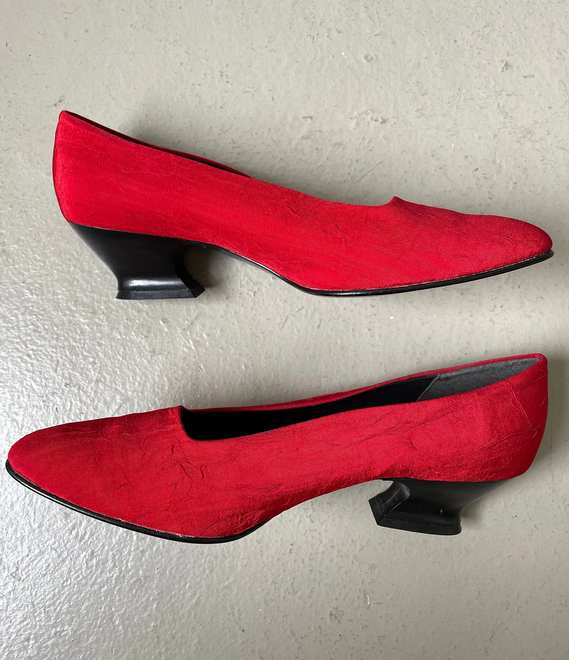 1990s Heels Red Fabric Italy sz 40