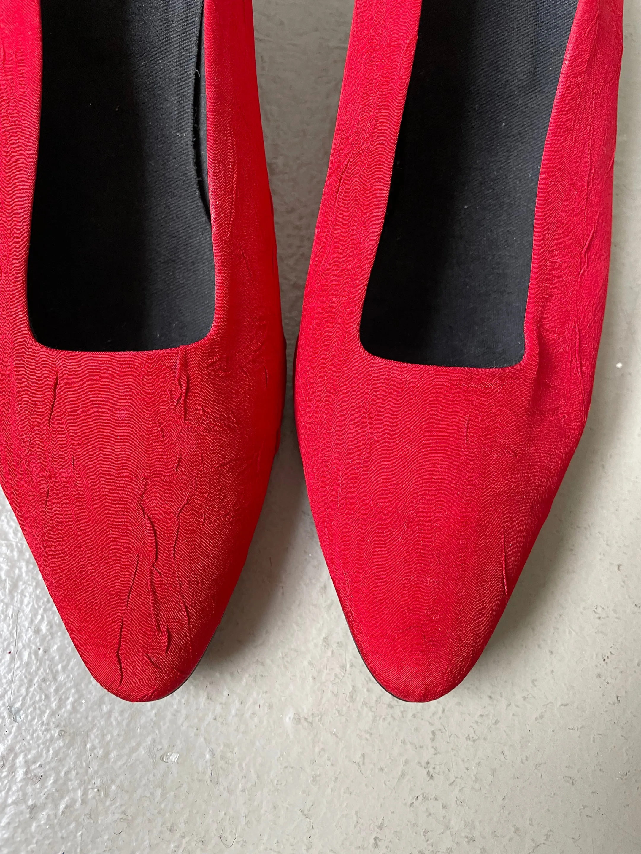 1990s Heels Red Fabric Italy sz 40