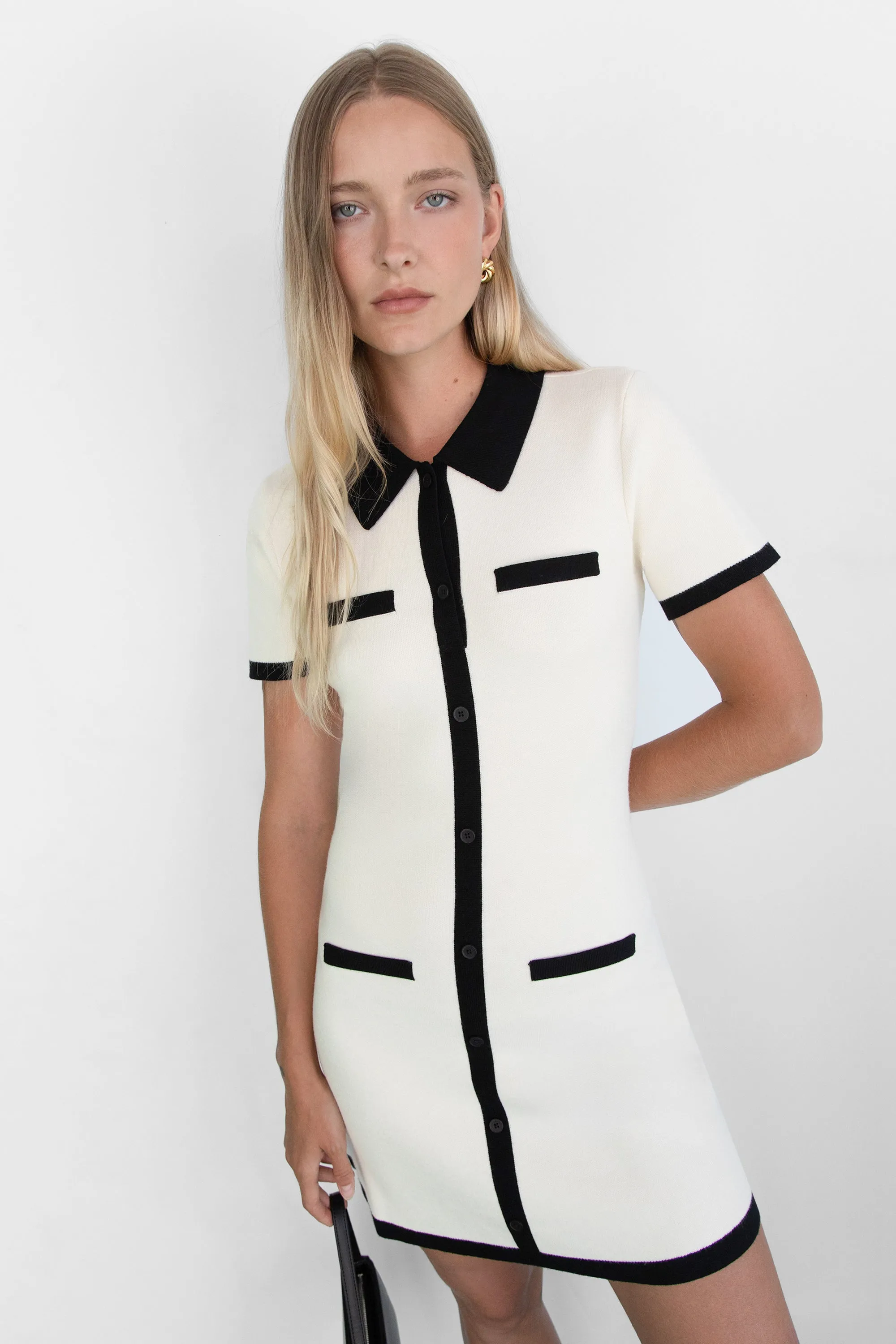 COLLARED CONTRAST TRIM KNIT MINI DRESS