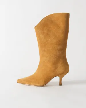 Curved Boot Suede Tan