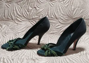 *GORGEOUS HYPE D'ORSAY 3 SHADES OF GREEN VELVET STRAPPY HIGH HEELS WITH PEEP TOE - BEAUTIFUL LOOK!